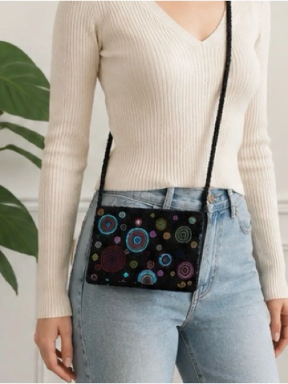 [magieS] Hand Beaded Black Small Crossbody Bag Multicolor Spiral Design